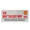 Manchester United FC fém utcatábla Sir Matt Busby Way dizájn
